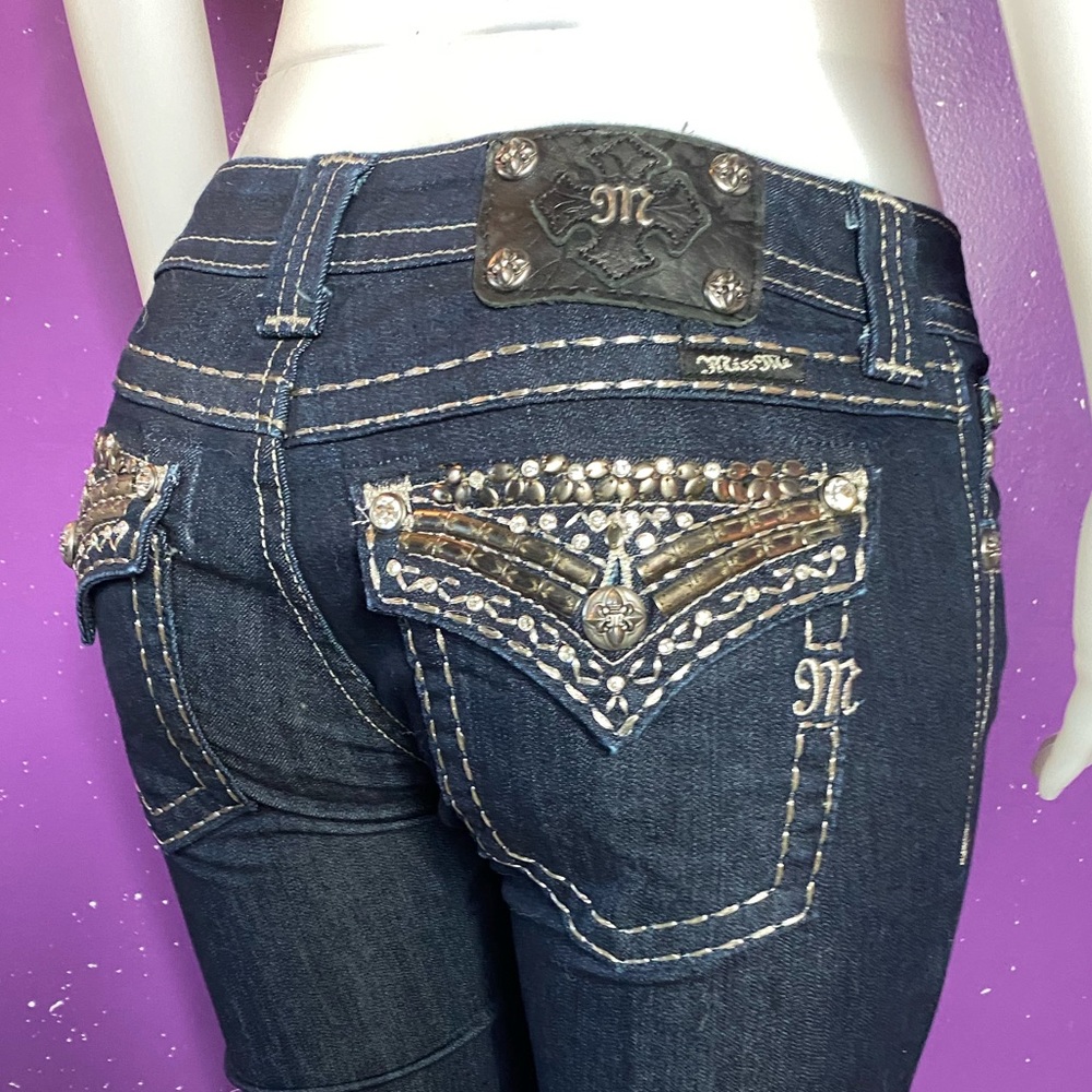 Miss Me low rise Stretch straight leg jeans, 35” inseam, stitching details